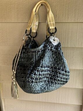 Beverly Feldman weave Black Tote Handbag with Cream Handles. Roomy inside